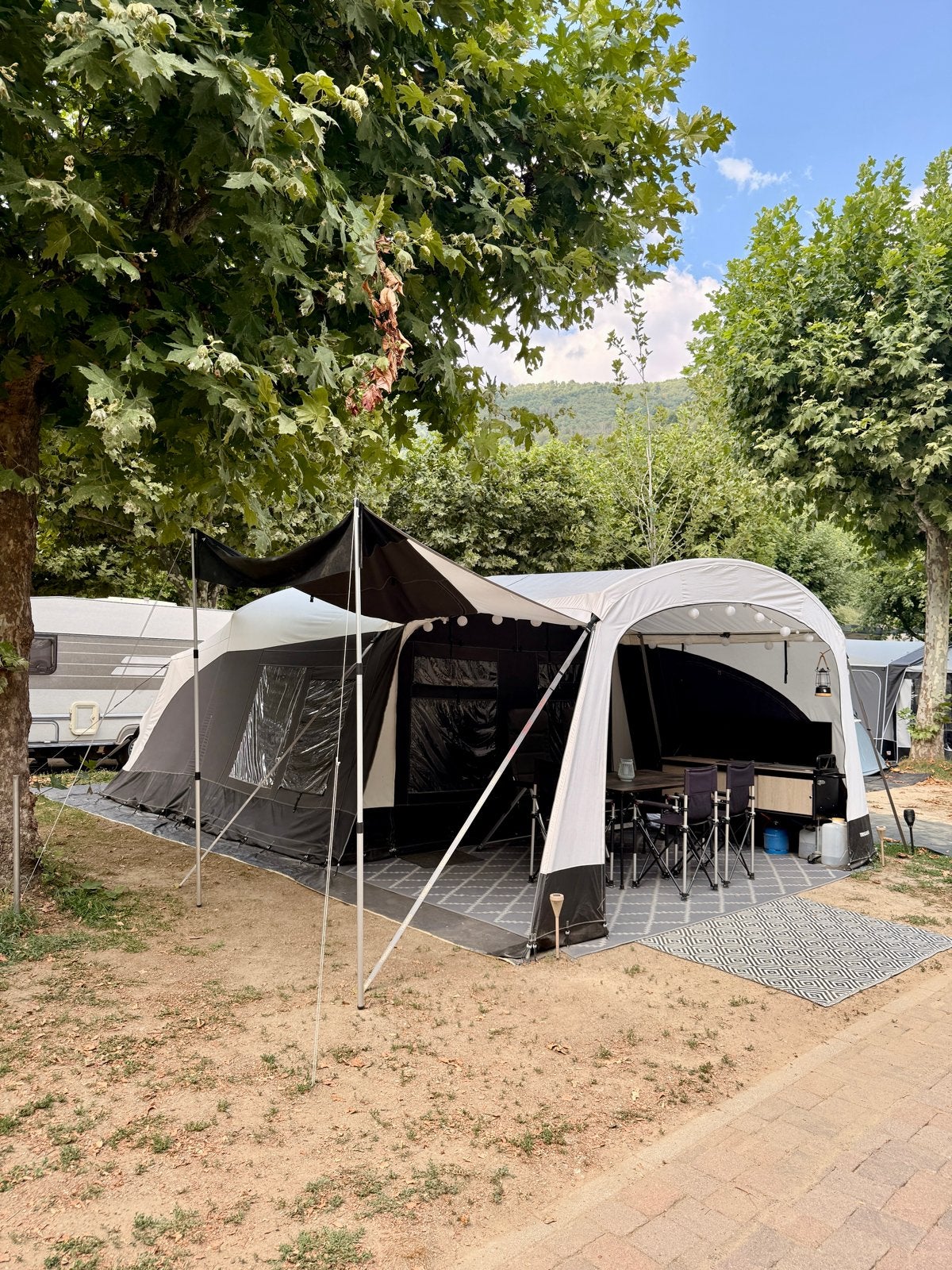 Trigano Odyssee 2.1 GL Limited uit 2021 – zeer compleet, Caravans en Kamperen, Vouwwagens, Ophalen, Trigano, Antraciet, Aanwezig