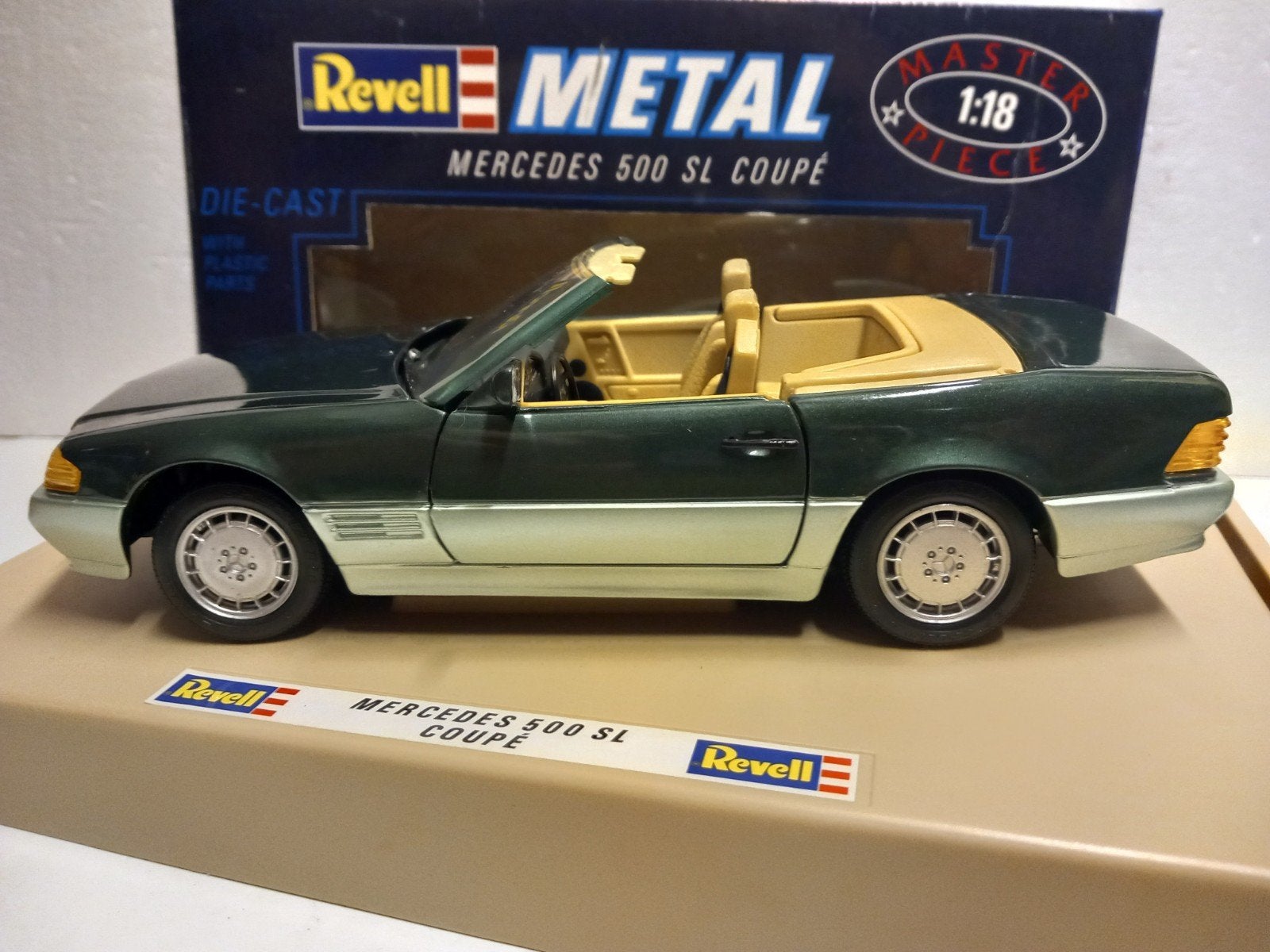 Mercedes Benz 500 SL groen Revell metal 1:18 KRD, Hobby en Vrije tijd, Modelauto's | 1:18, Ophalen of Verzenden, Zo goed als nieuw