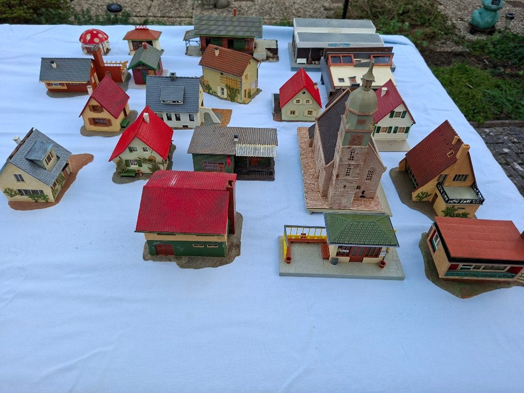 Grote collectie modelbouw huisjes en gebouwen, Overige merken, Gebruikt, Gelijkstroom of Wisselstroom, Brug, Tunnel of Gebouw