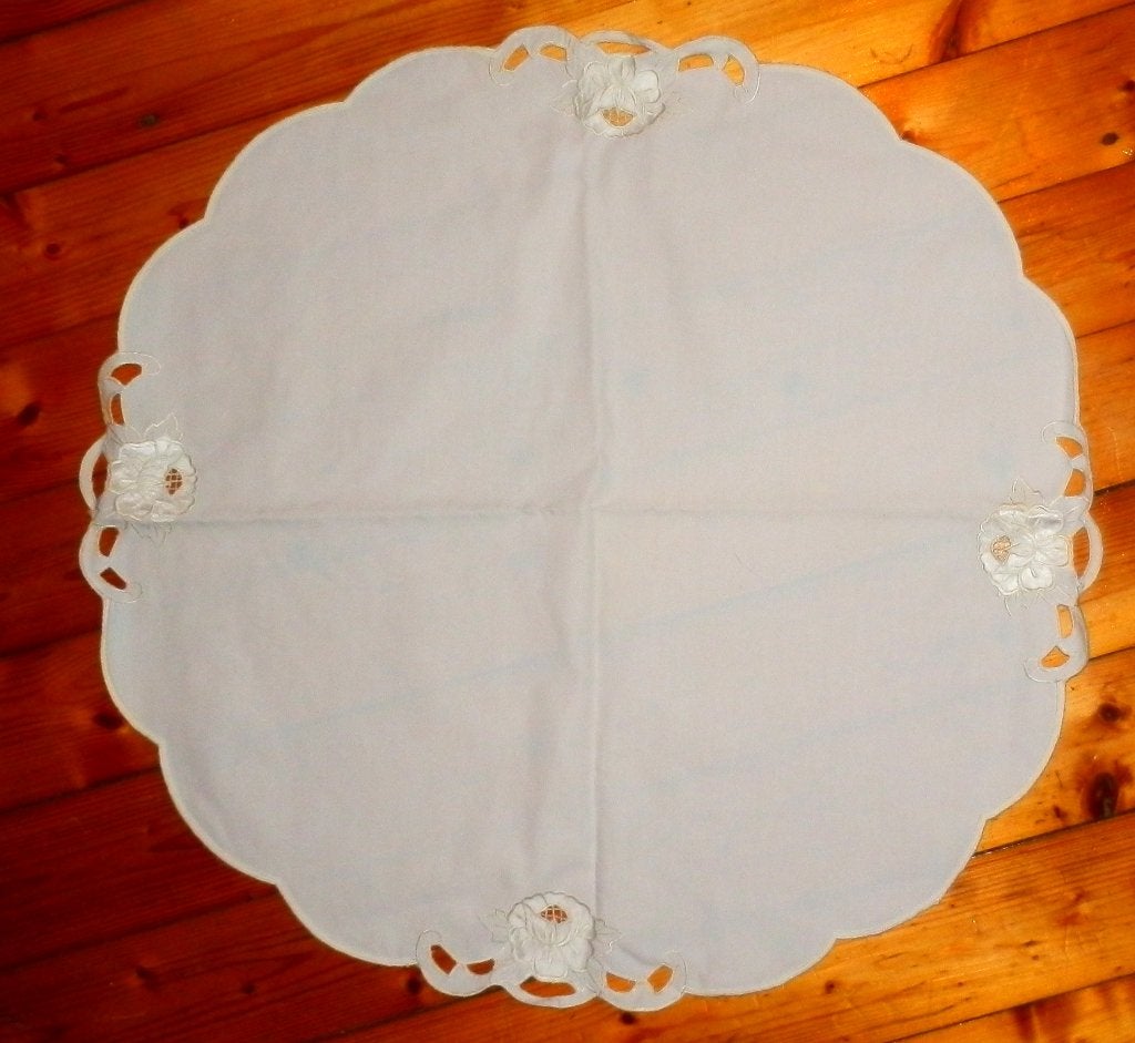 Kl2 rond brocante kleedje met kleine witte bloem ø 60cm, Ophalen of Verzenden