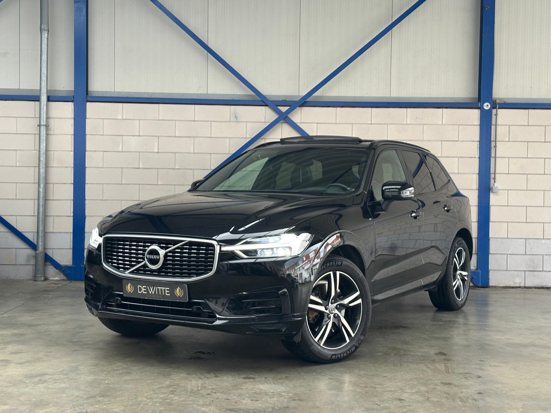 Volvo XC60 2.0 T4 R-Design, Gebruikt, 1969 cc, Zwart, Bedrijf