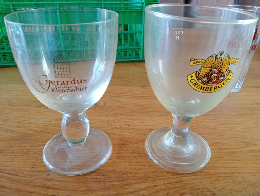 2 speciaal bier glazen: Gerardus en Grimbergen, Ophalen of Verzenden, Zo goed als nieuw, Glas of Glazen, Overige merken