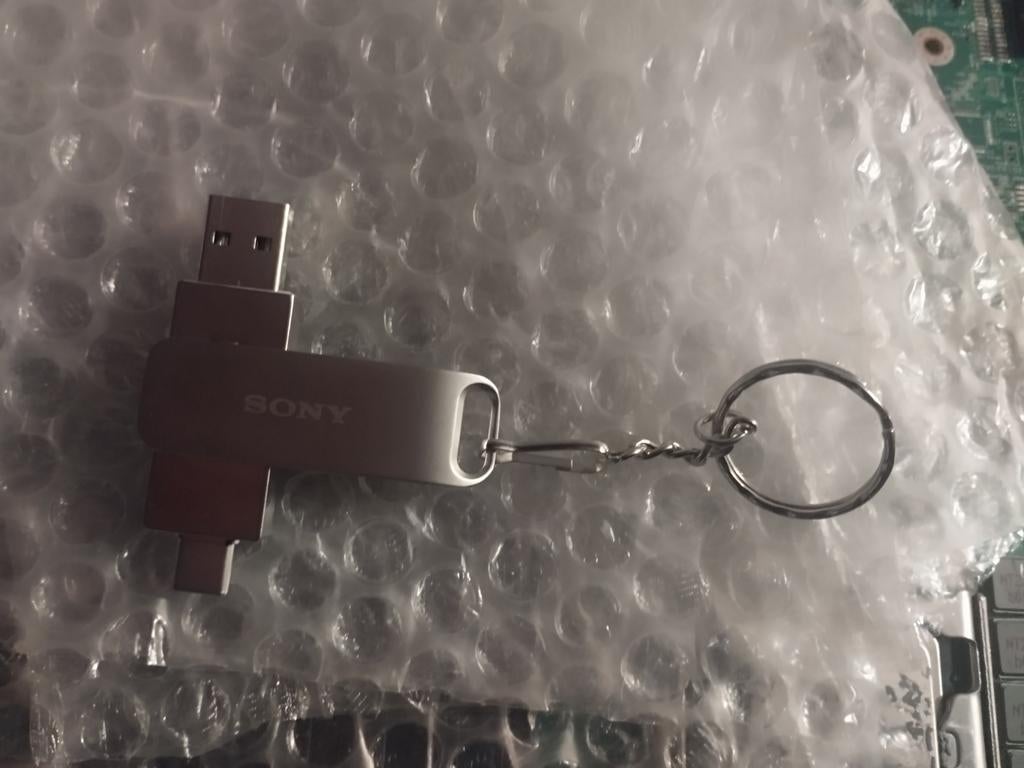 Sony 2TB USB Stick - USB-A & USB-C Dual Aansluiting, Ophalen of Verzenden, Nieuw, Sony, 2 TB of meer