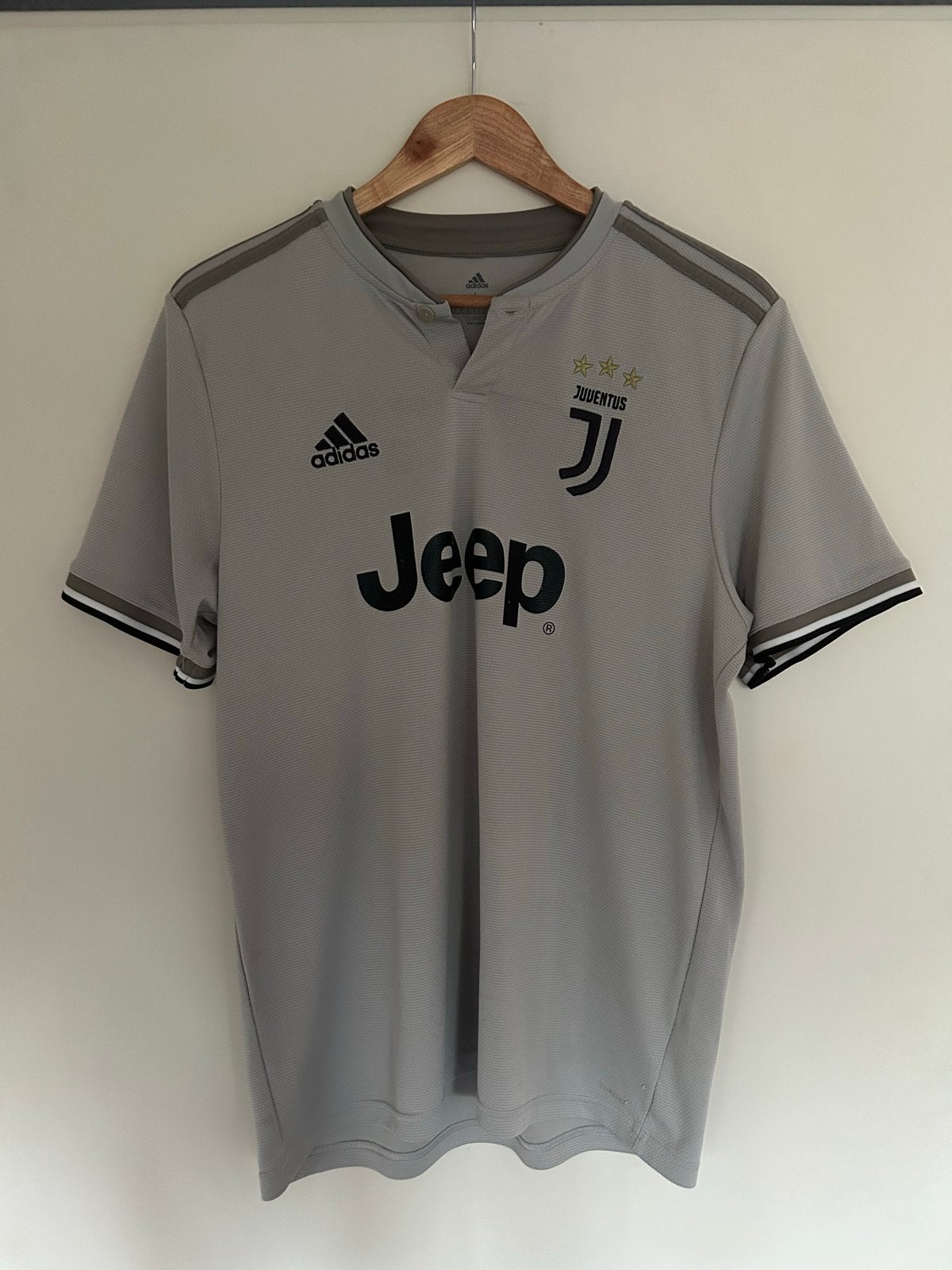 Officieel Juventus uitshirt 2018-2019 - Maat S, Verzenden, Zo goed als nieuw, Voetbal, Grijs