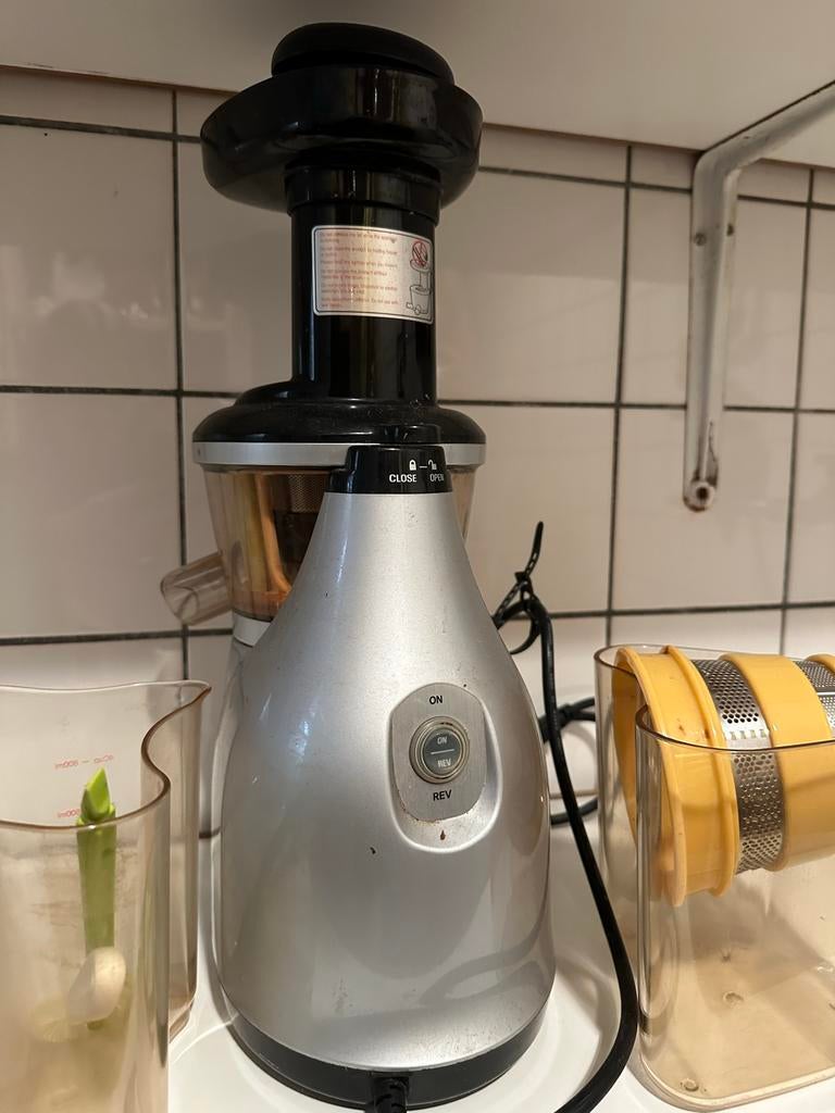Versapers Slowjuicer met handleiding, Ophalen, Gebruikt, Elektrisch, Slowjuicer