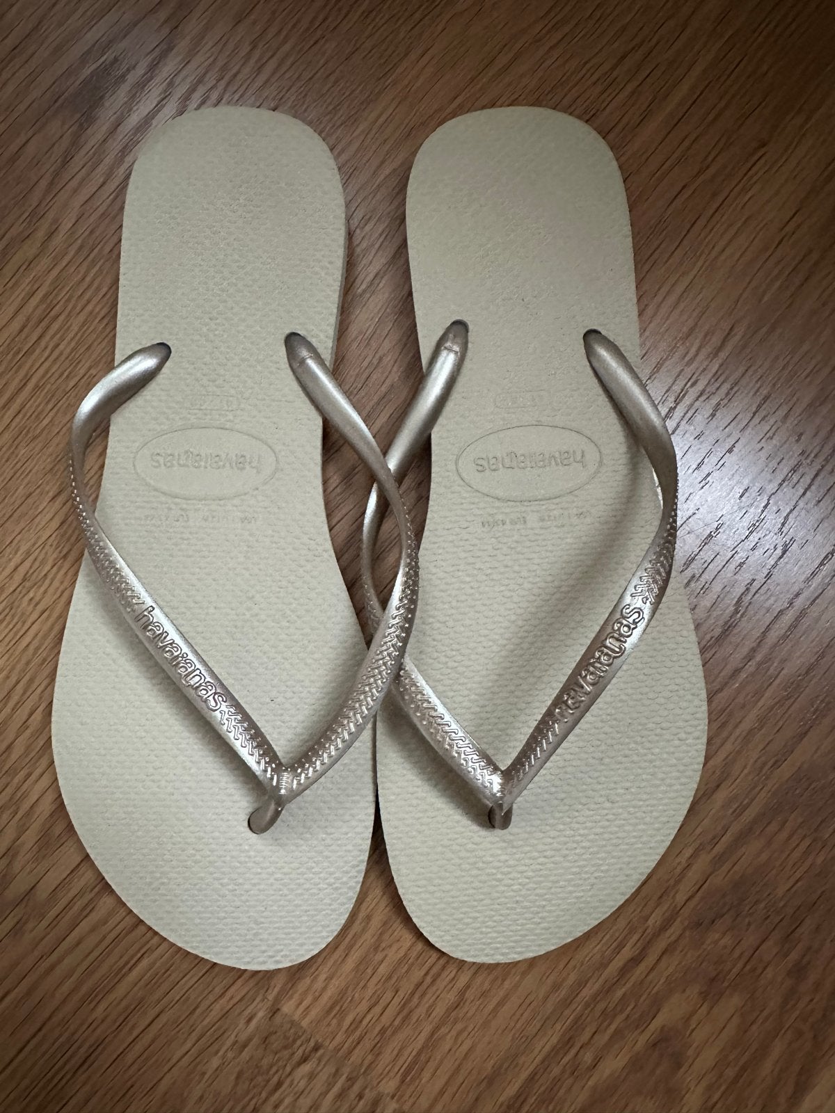 Havaianas Slippers Goudkleurig Maat 41/42, Slippers, Overige kleuren, Nieuw, Ophalen of Verzenden
