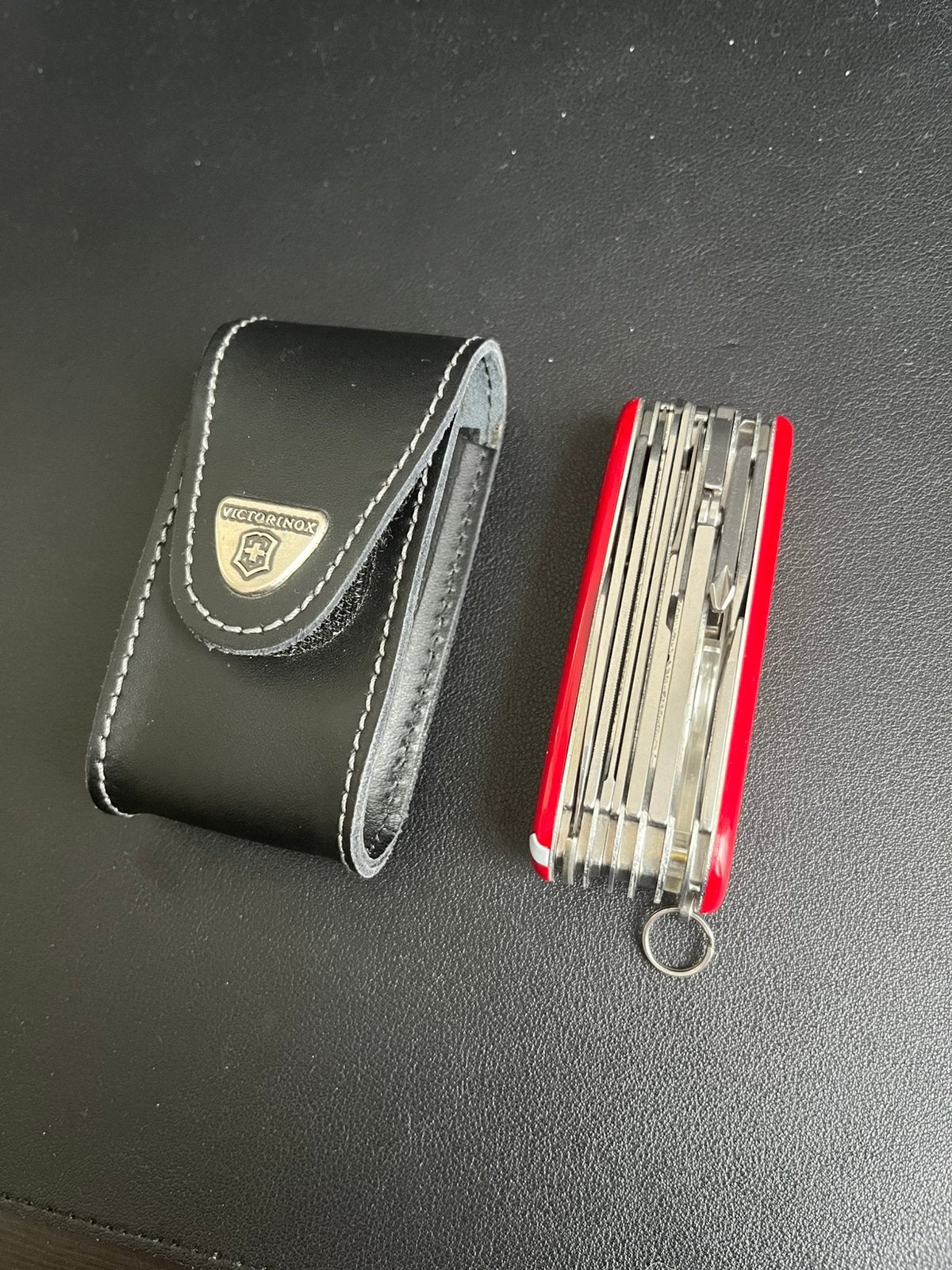 Victorinox Swisschamp + messenhouder, Ophalen of Verzenden, Gebruikt