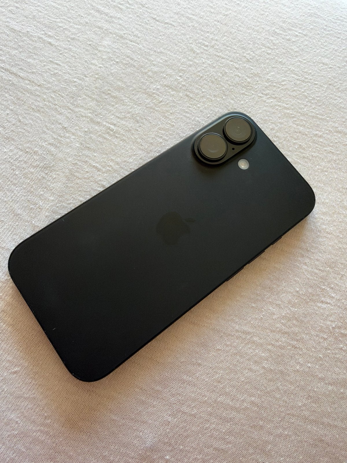 Apple iPhone 16 128GB - Zo goed als nieuw