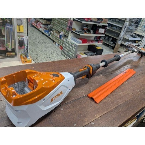Stihl HLA135K accuheggenschaar / stokschaar op accu, Ophalen, Zo goed als nieuw, Accu, Stihl