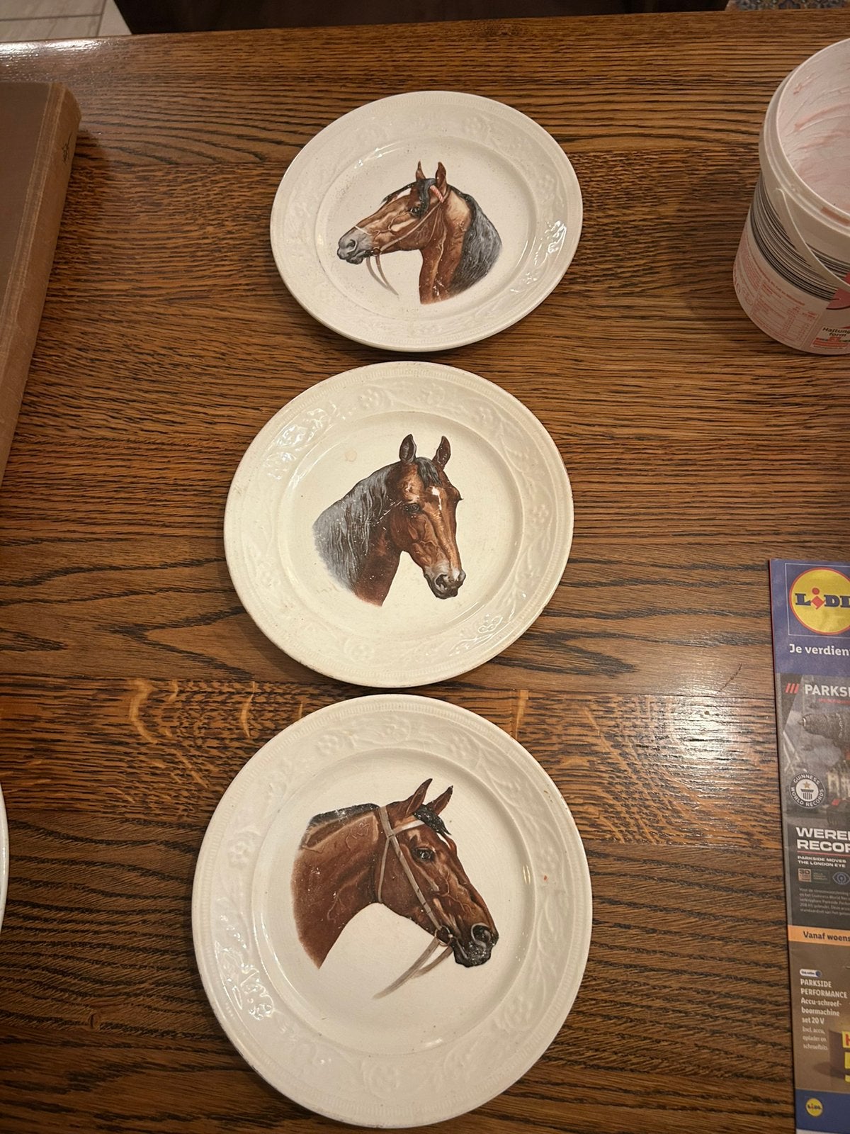 3 antieke aardewerk petrus regout paarden bordjes, Ophalen of Verzenden