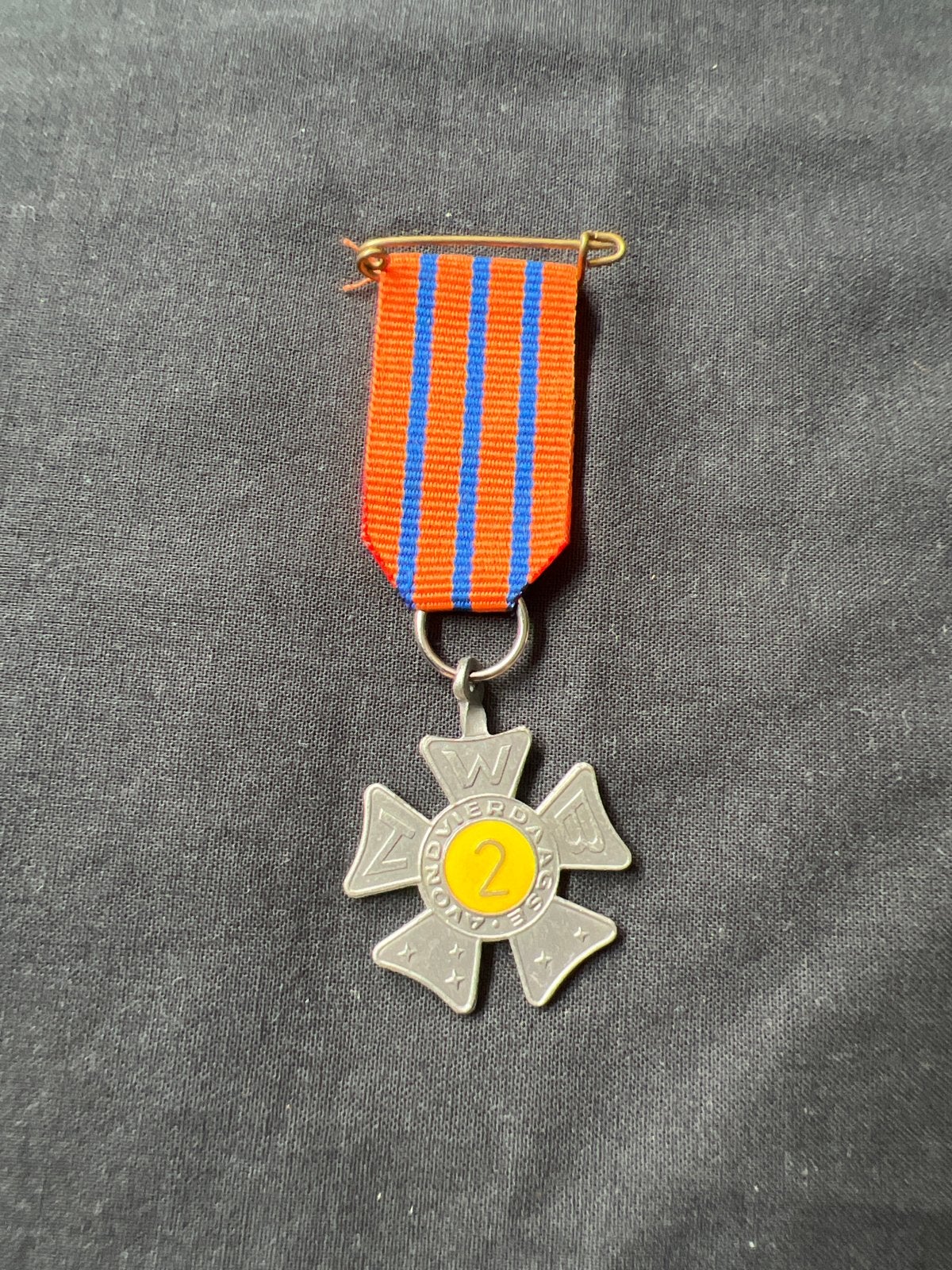 Medaille avondvierdaagse met nummer 2, Ophalen of Verzenden, Overige materialen, Nederland