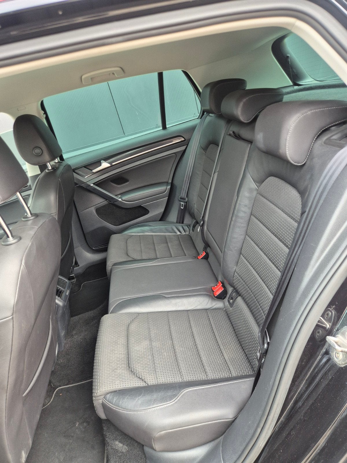 Foto 15 van Volkswagen Golf 1.2 TSI 77KW 5D DSG 2014 Zwart