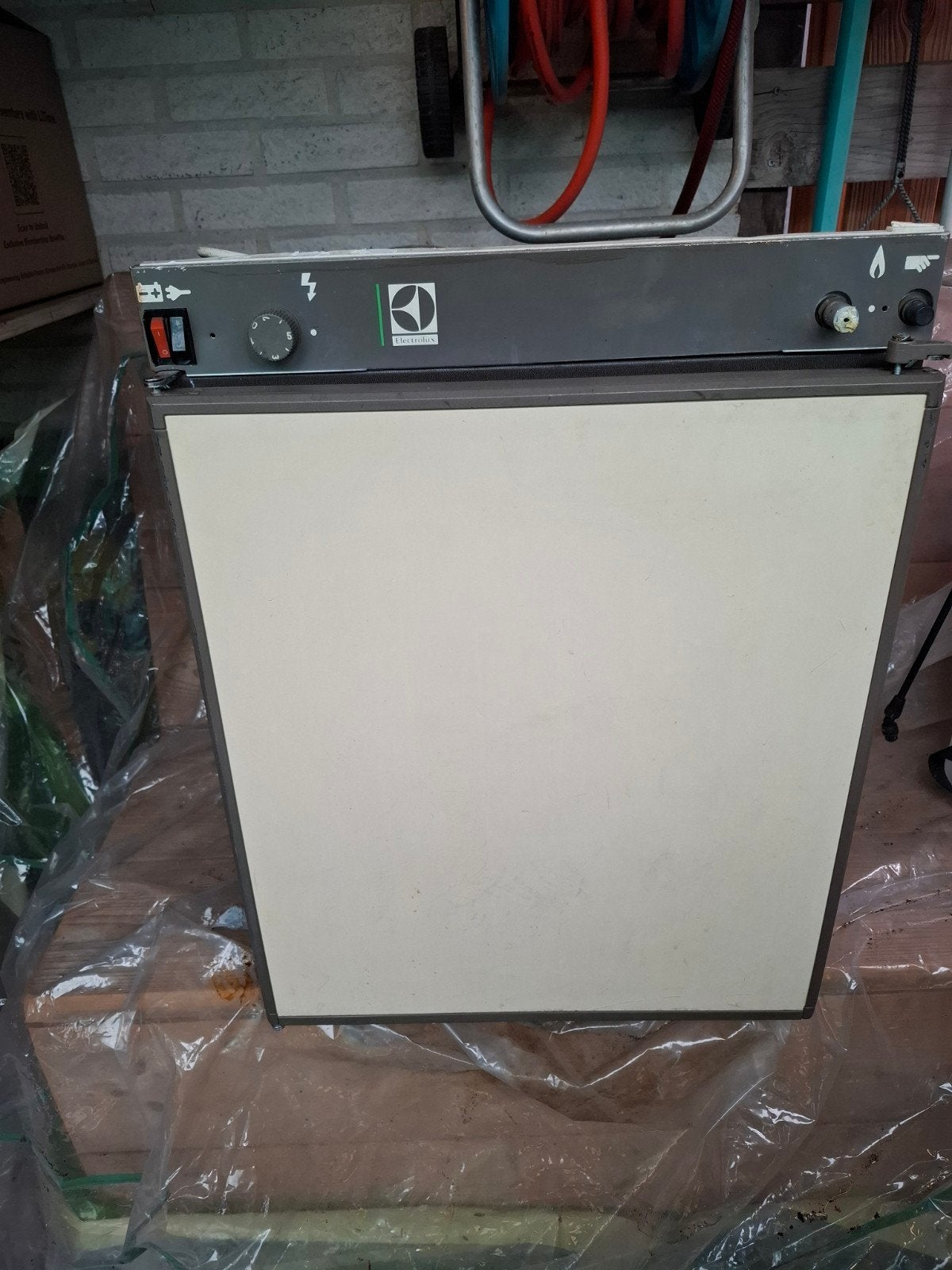 Electrolux 12V, 230V en gas - defect, Caravans en Kamperen, Ophalen, Gebruikt