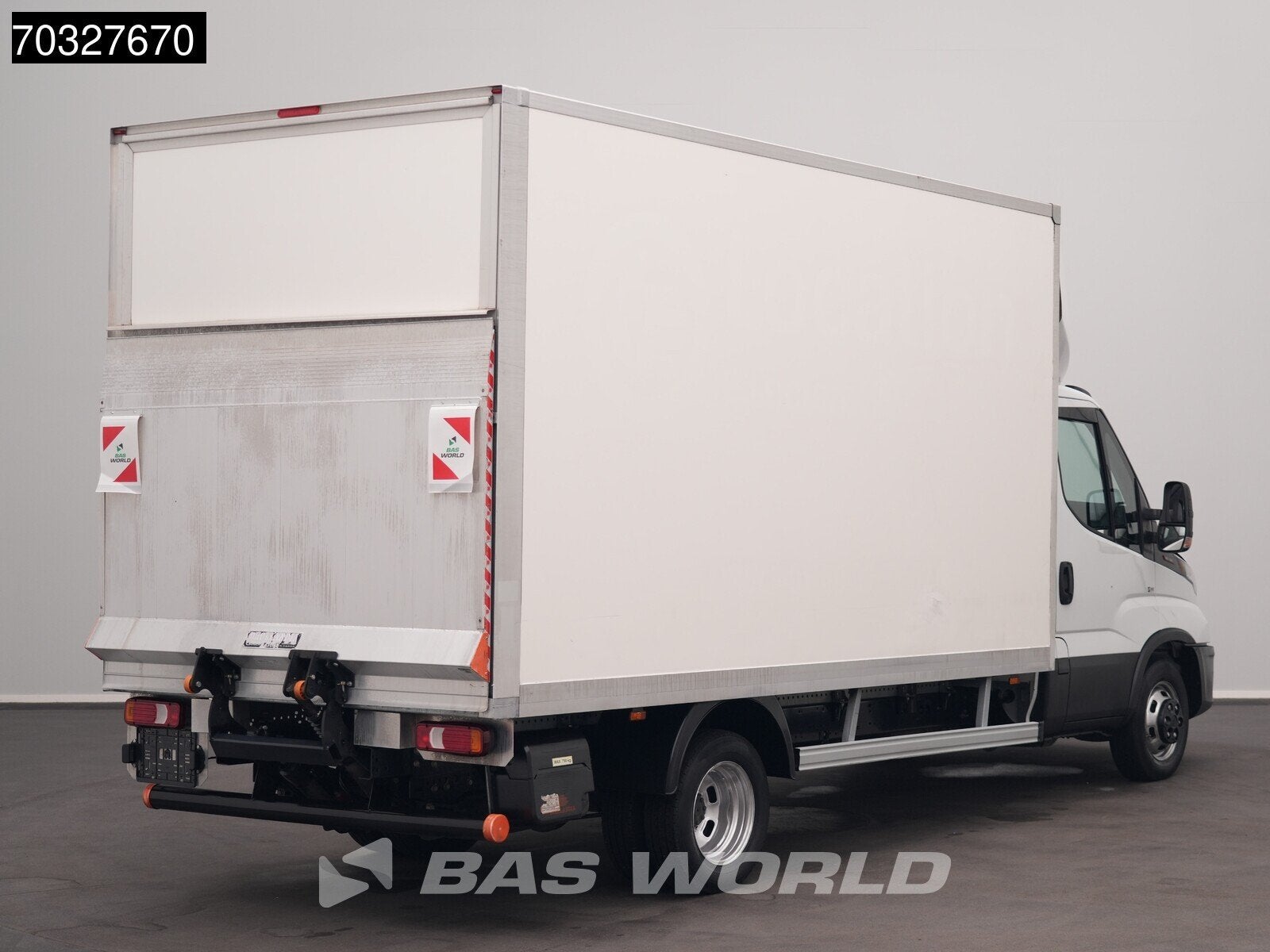 Iveco Daily 35C16 3.0L Laadklep Dubbellucht Bakwagen Airco C, Auto's, Stof, Gebruikt, Euro 6, 4 cilinders