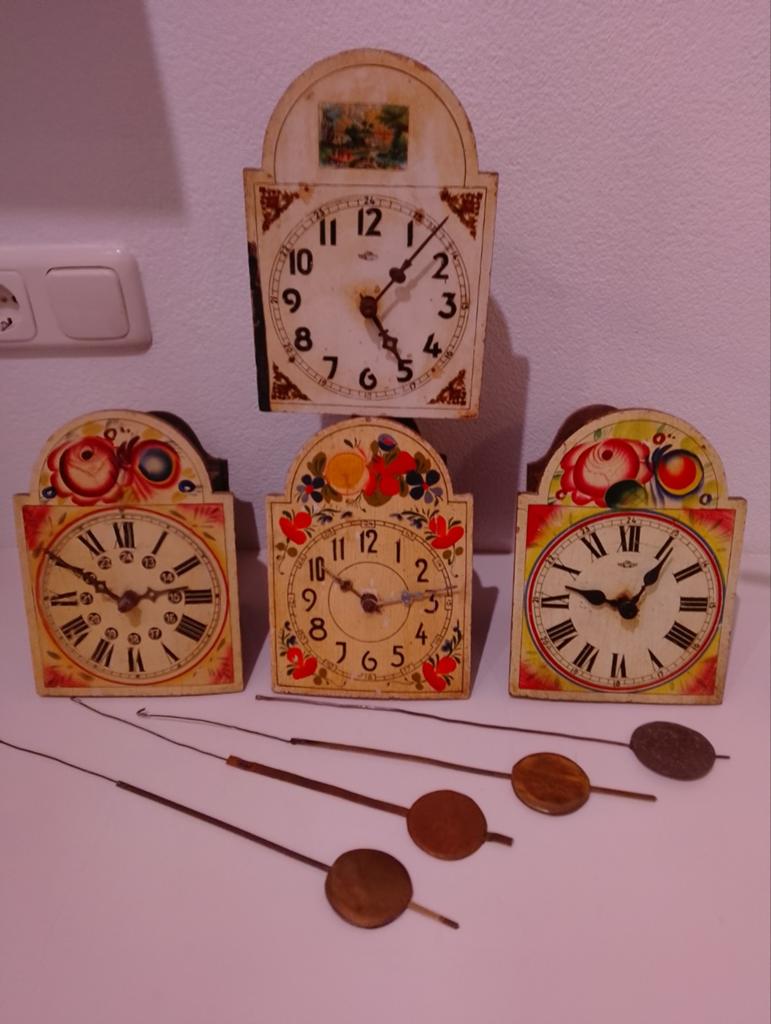 4 kleine appelklokjes, Antiek en Kunst, Antiek | Klokken, Ophalen of Verzenden