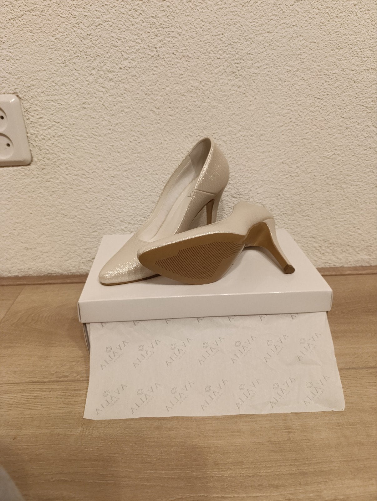 Trouwschoenen Maat 39, Wit, Avalia, Nieuw, Ophalen of Verzenden