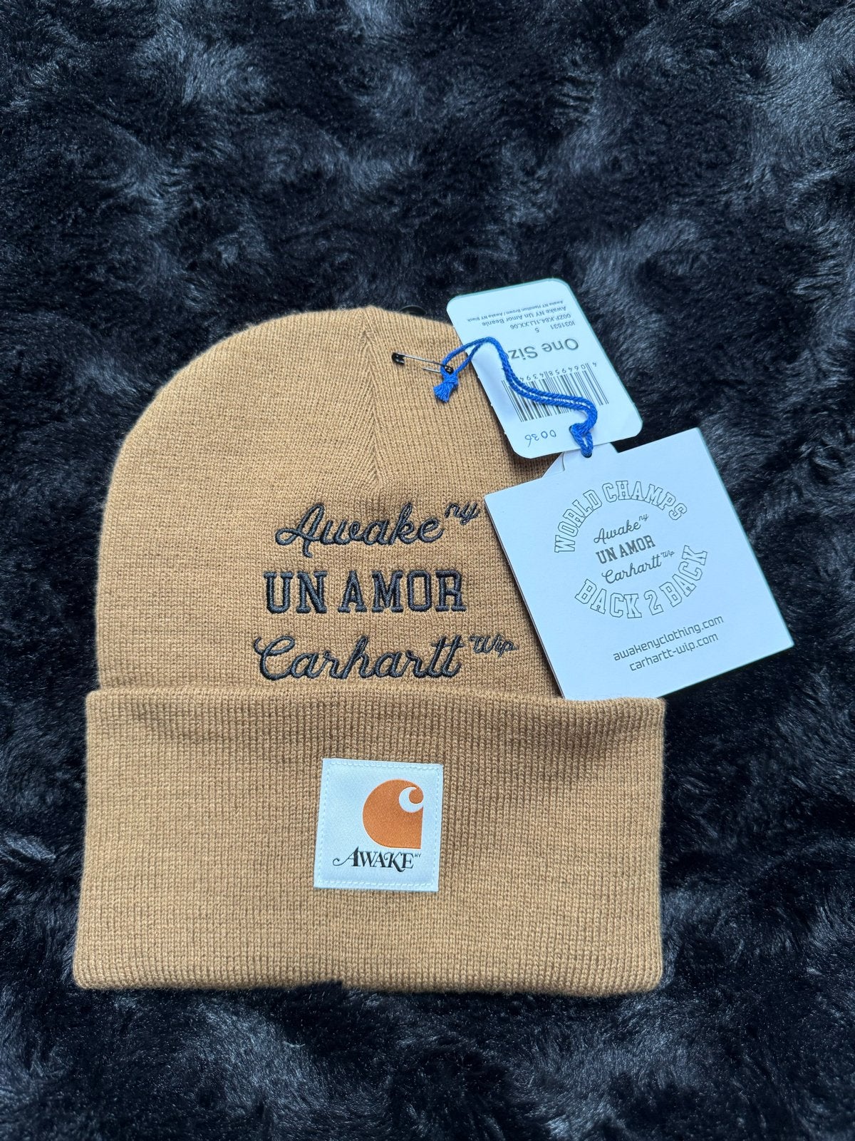 Awake NY x Carhartt WIP Un Amor Beanie Muts - Nieuw, Ophalen of Verzenden, Nieuw, One size fits all, Hoed