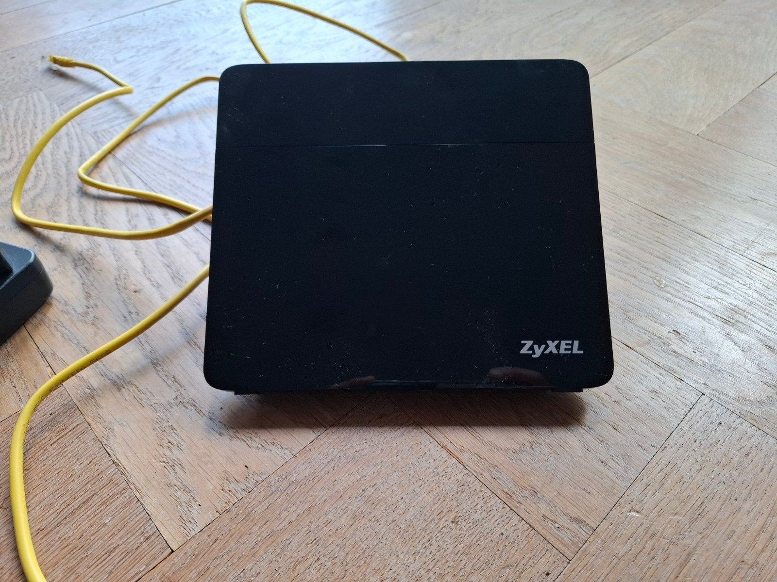 Zyxel VMG8324-B10A Router met modem en adapter, Ophalen of Verzenden, Gebruikt, Router met modem, Zyxel