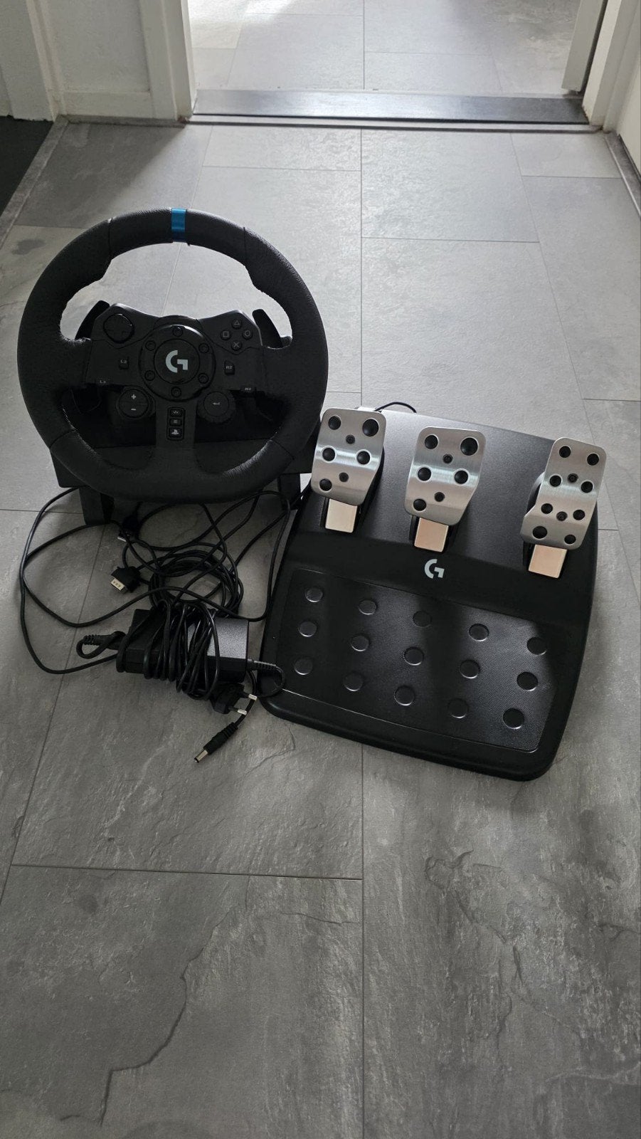 Logitech G923 racestuur met pedalen voor PlayStation/PC, Ophalen, Racestuur, Force feedback, PlayStation