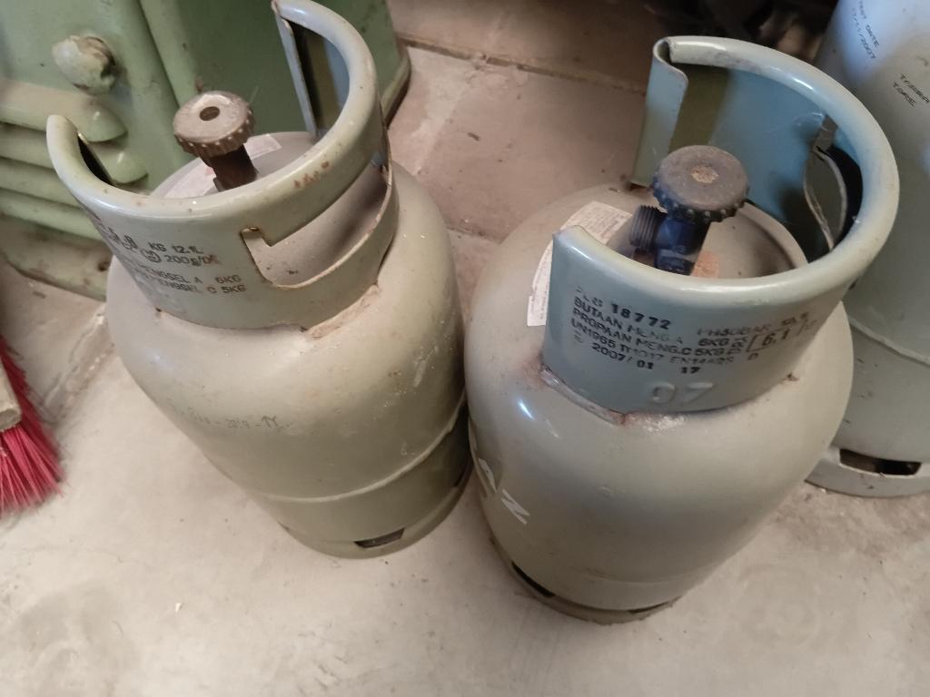 2 Gasflessen  primagas, Ophalen, Zo goed als nieuw