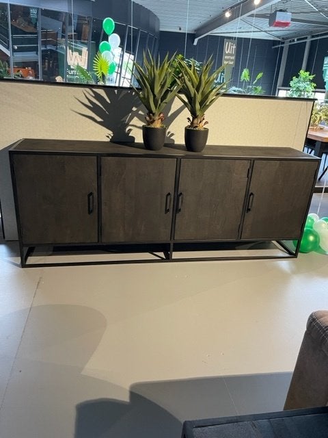 Dressoir 220cm massief mango zwart metaal 4 deuren actie
