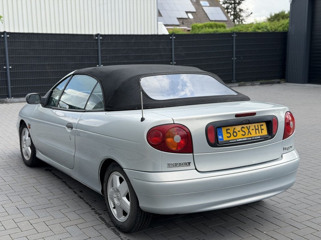 Renault Mégane cabrio 1.6-16V Sport | Leder | Stoelverwarmi, Auto's, Voorwielaandrijving, Zwart, Cabriolet, Bedrijf