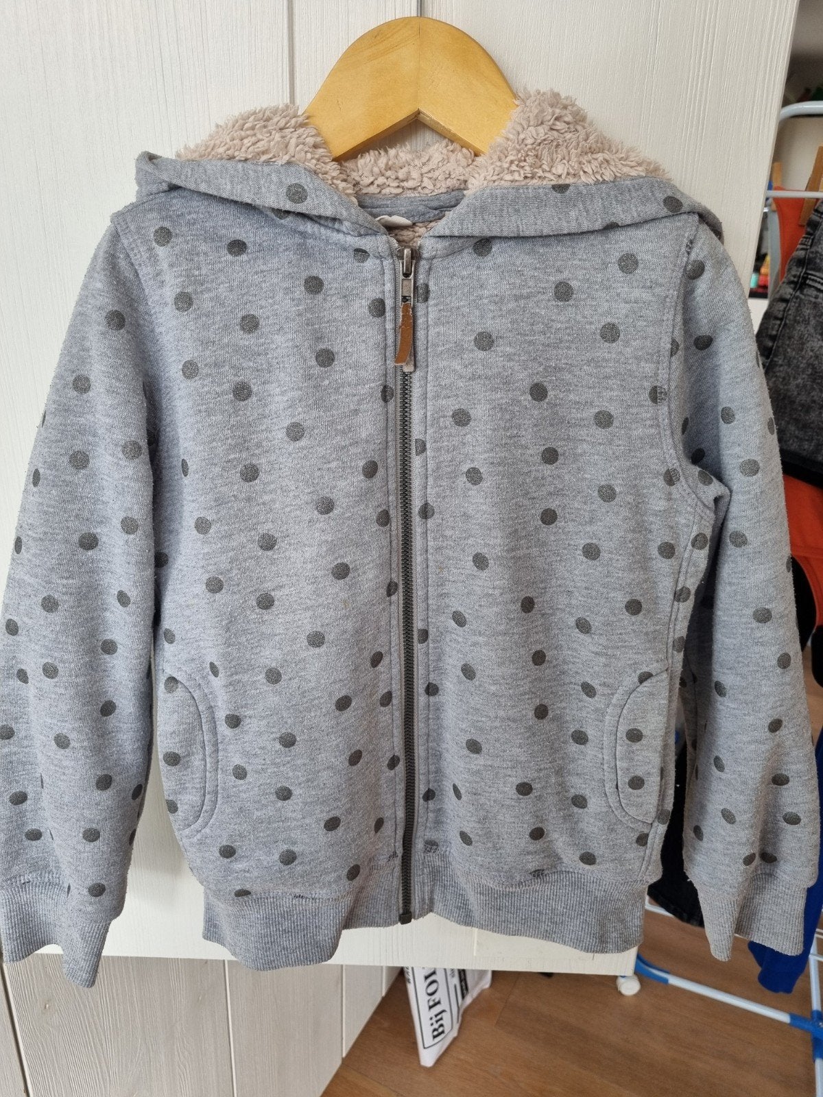 borgvest hema maat 122/128, Gebruikt, Meisje, Trui of Vest, Ophalen of Verzenden