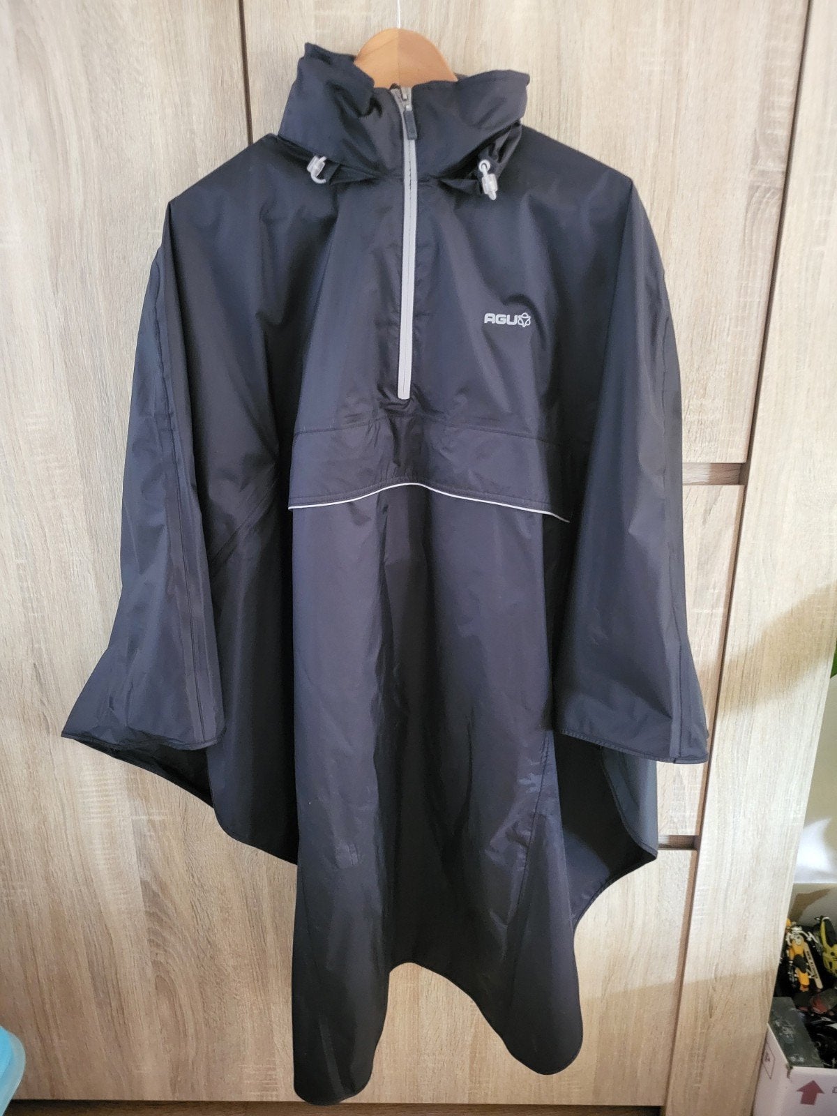 AGU Regenponcho - Zwart, Zo goed als nieuw, Ophalen of Verzenden, Zo goed als nieuw, Regenpak, Heren