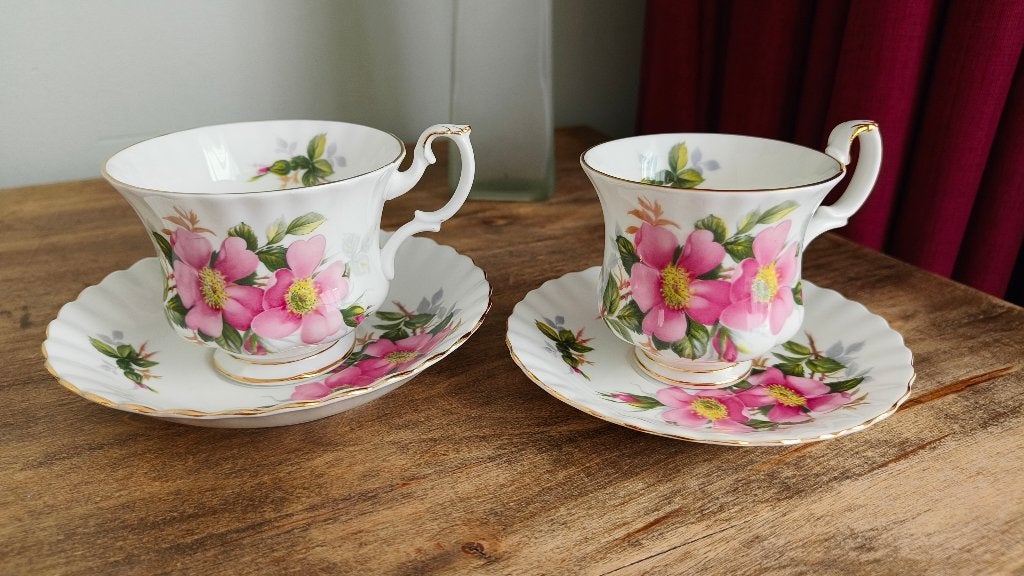 Royal Albert Prairie Rose : 2 kop en schotels, Verzamelen, Porselein, Kristal en Bestek, Ophalen of Verzenden, Zo goed als nieuw