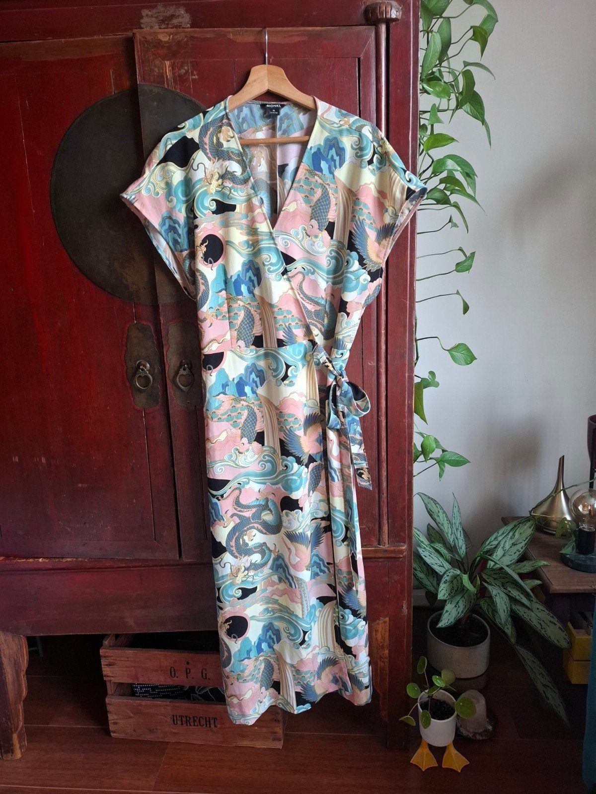 Lange jurk Monki Japanse print draken karpers maat 42 XL, Meerkleurig, Maat 42/44 (L), Ophalen of Verzenden, Zo goed als nieuw