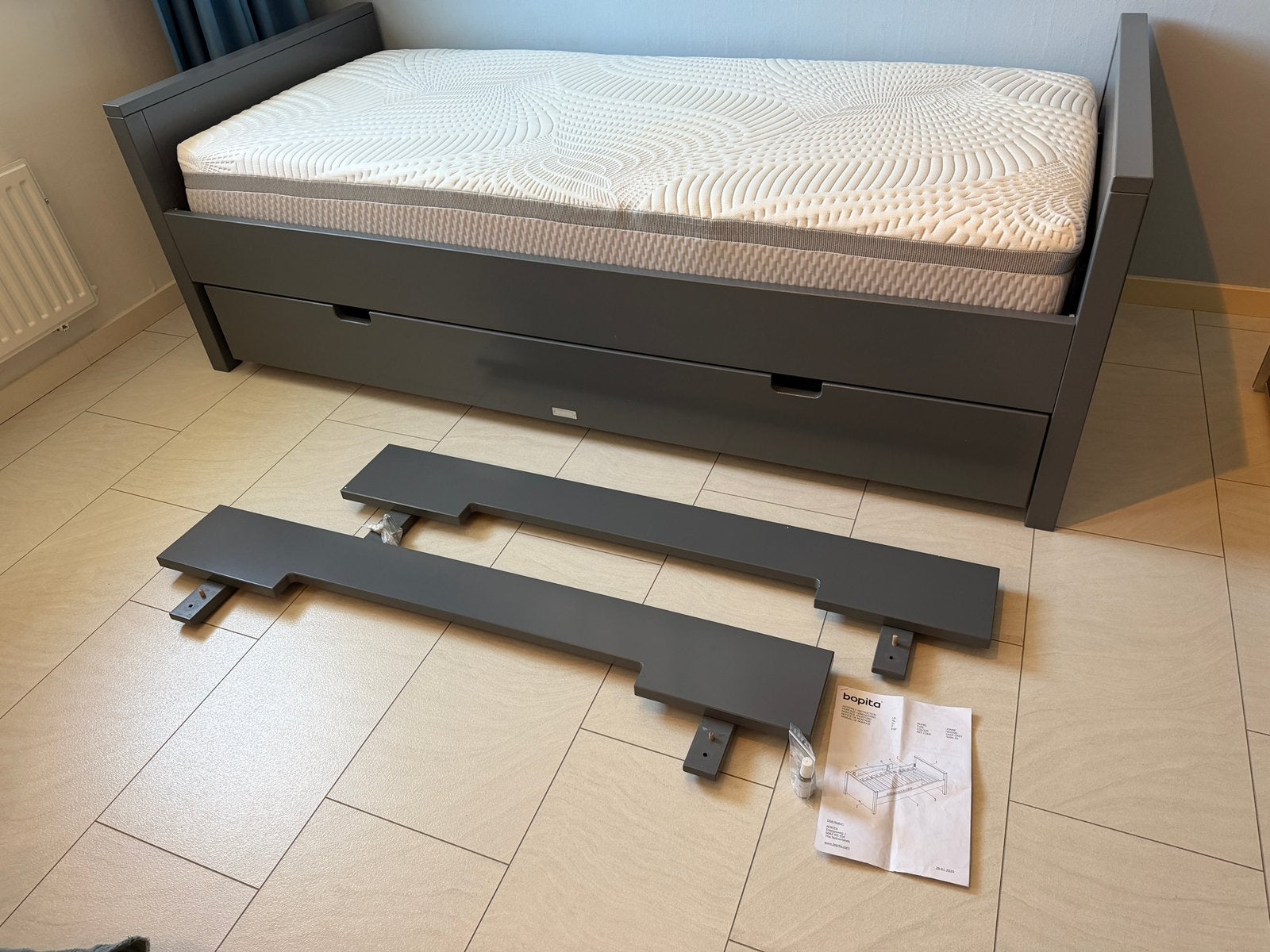 Bopita Jonne antraciet: bed, lade, lattenbodem, 90 cm, Eenpersoons, Ophalen of Verzenden, Zo goed als nieuw