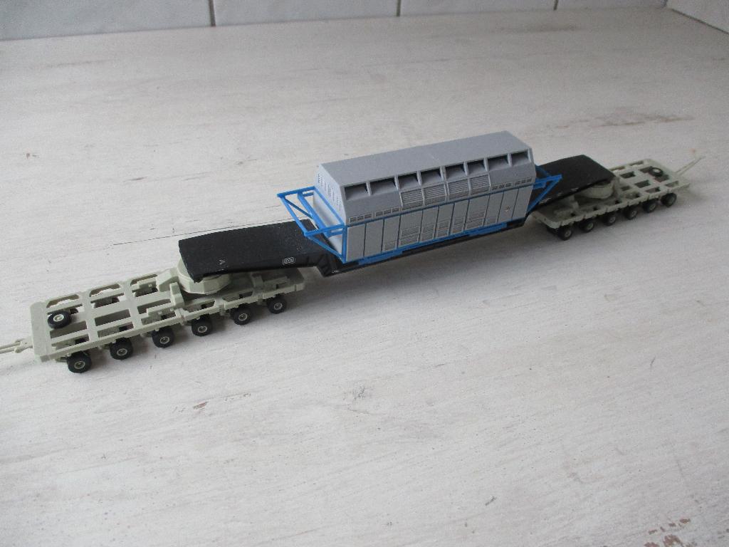 Kibri Zwaartransport met Belading, Hobby en Vrije tijd, Ophalen, Zo goed als nieuw, Bus of Vrachtwagen, Overige merken