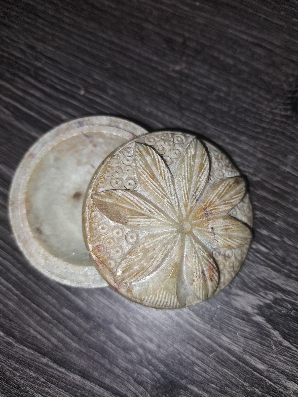Vintage Handgesneden Speksteen Doosje – India – Sieradendoos, Antiek en Kunst, Ophalen of Verzenden