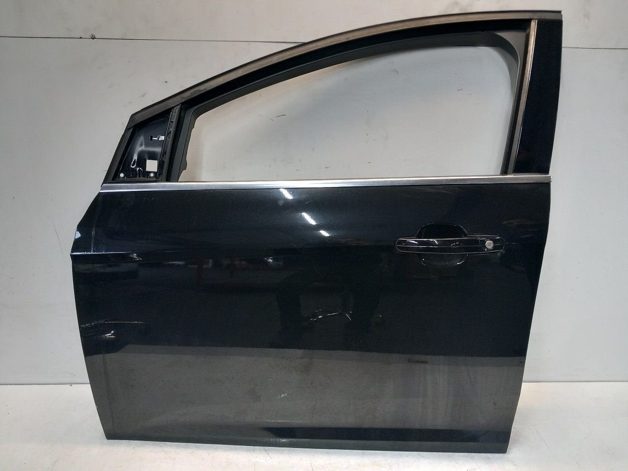 Portier links voor Ford Focus, Auto-onderdelen, Onderdelen@venauto.nl, Van der Ven Autorecycling B.V., Gebruikt, Ettenseweg 76, 4706 PB Roosendaal, The Netherlands