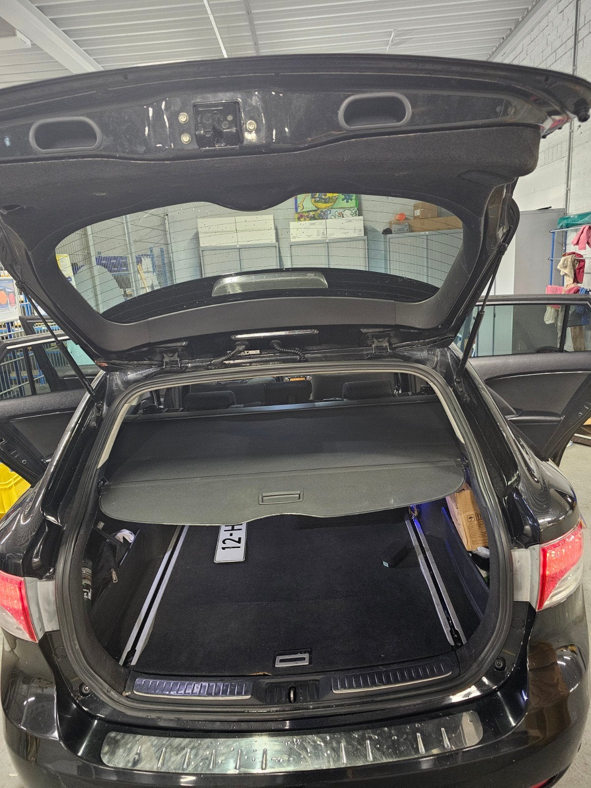 Toyota Avensis 2.0 16V Vvt-i Wagon 2009 Zwart, Auto's, Voorwielaandrijving, Avensis, 4 cilinders, Zwart