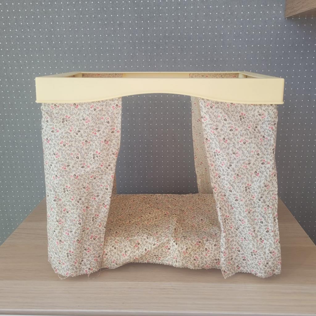 Vintage Sindy hemelbed voor poppenhuis, Ophalen of Verzenden, Gebruikt, Toebehoren
