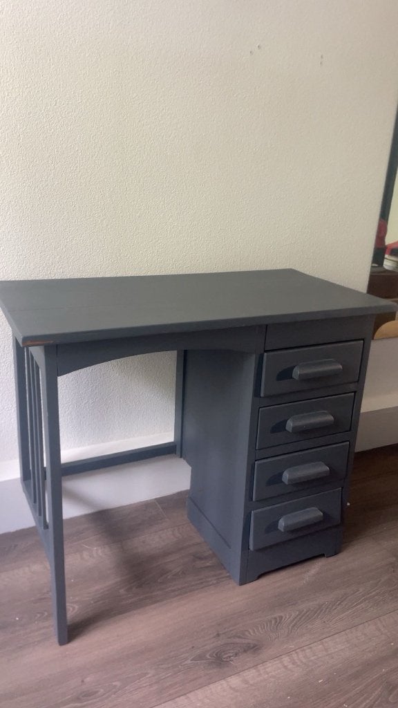 Kinderbureau, leuk om op te knappen, Ophalen, Gebruikt, Kinderbureau, Grijs