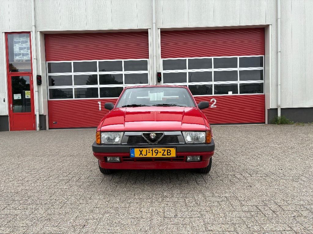 Alfa Romeo 75 1.8 IE | 132k NAP | 2e Eigenaar | Zeldzaam!, Auto's, Alfa Romeo, 4 cilinders, Origineel Nederlands, 1200 kg, Handgeschakeld