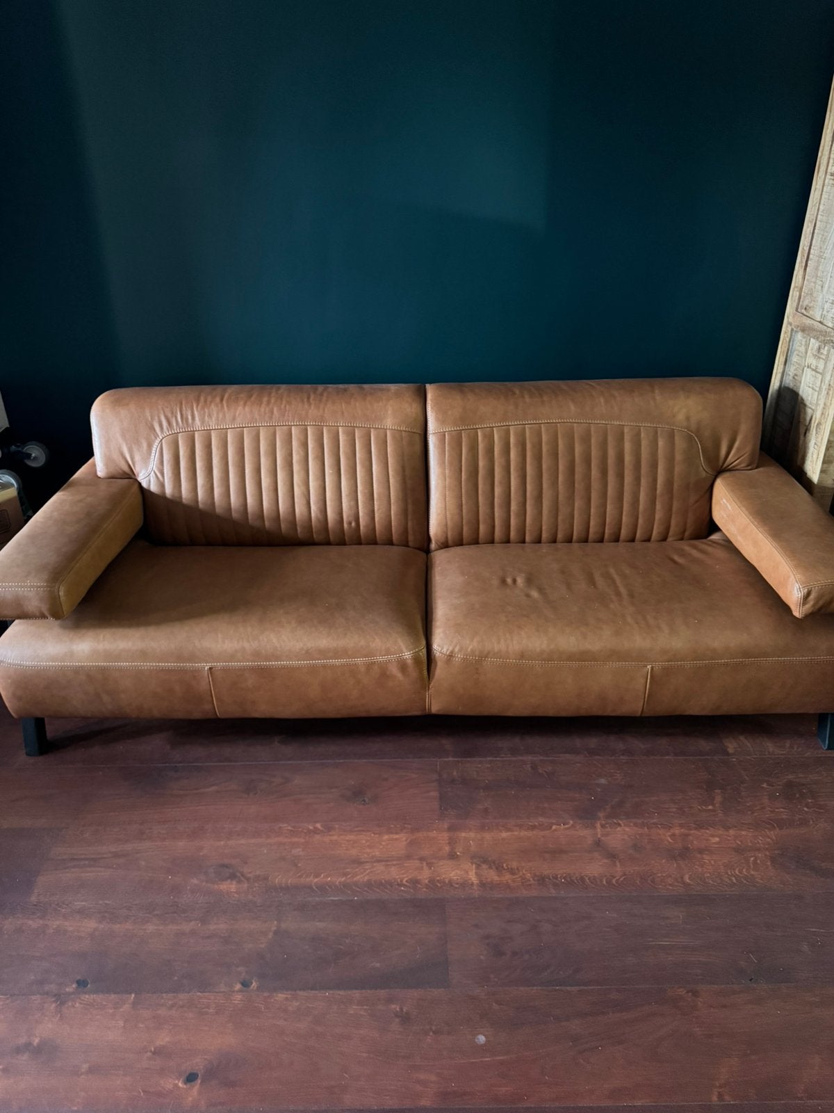 Comfortabele 2-zitsbank in cognac leer, Huis en Inrichting, Ophalen, Gebruikt, Driepersoons, Rechte bank