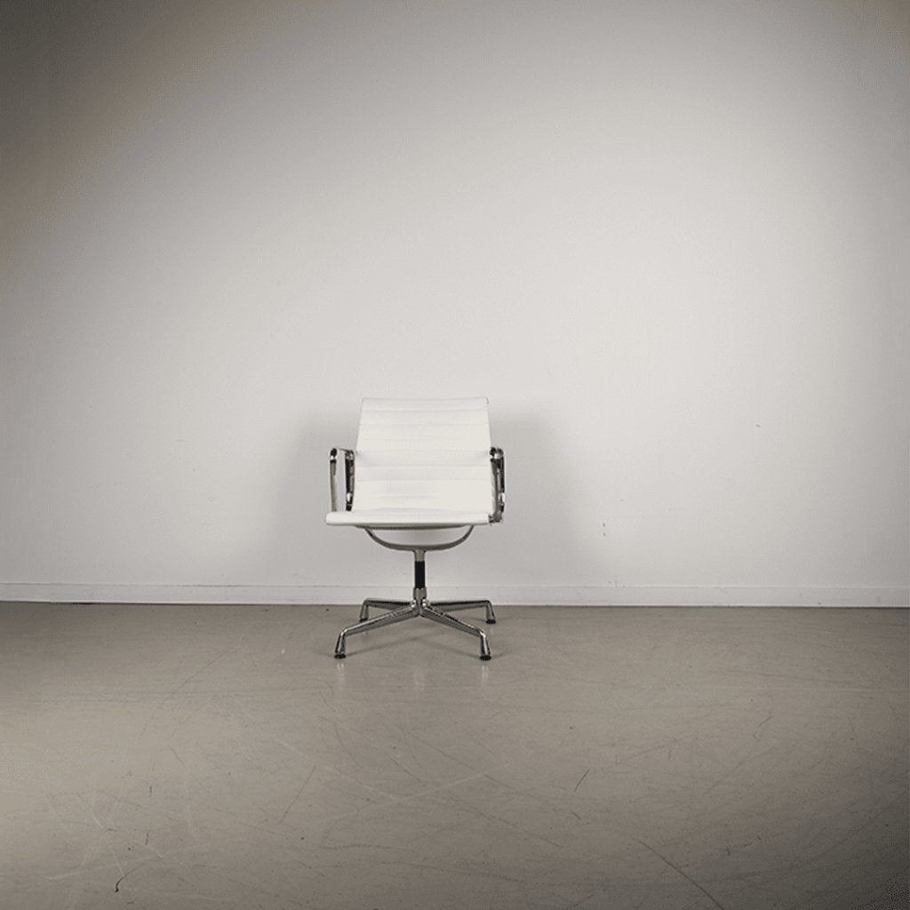 Vitra Eames EA 108 Stoel Wit Leer - Chroom, Niet ingevuld, Zo goed als nieuw, Niet ingevuld, Niet ingevuld