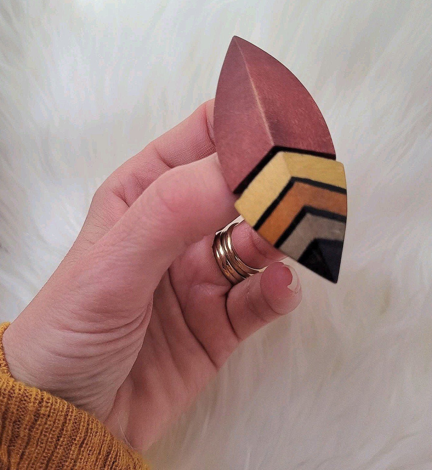 Houten 80's broche, Ophalen of Verzenden, Zo goed als nieuw, Overige materialen