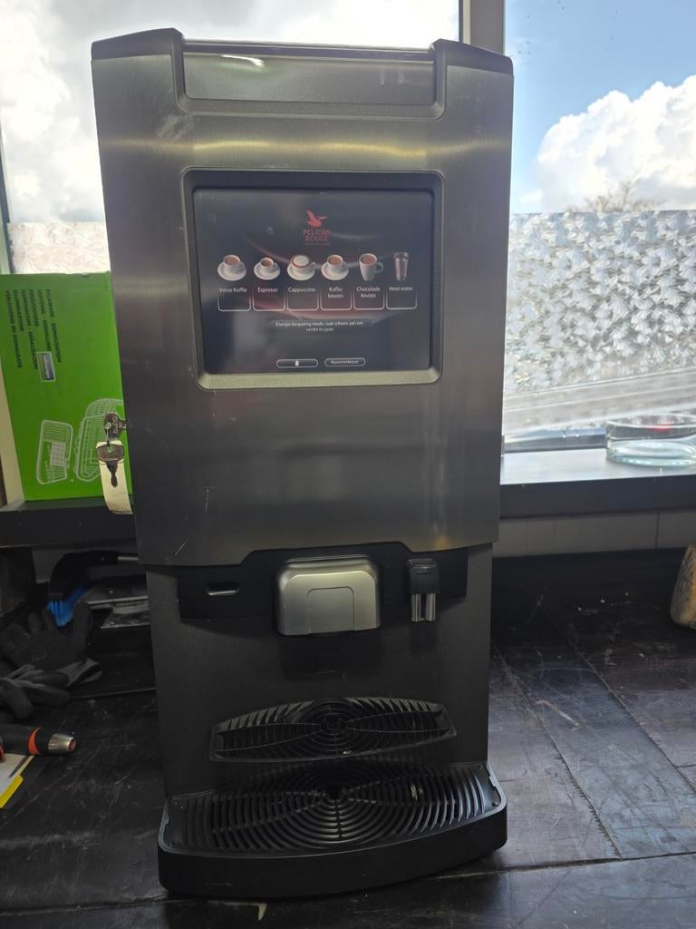 te koop volautomatisch Koffie apparaat, Ophalen, Gebruikt, 10 kopjes of meer, Koffiemachine