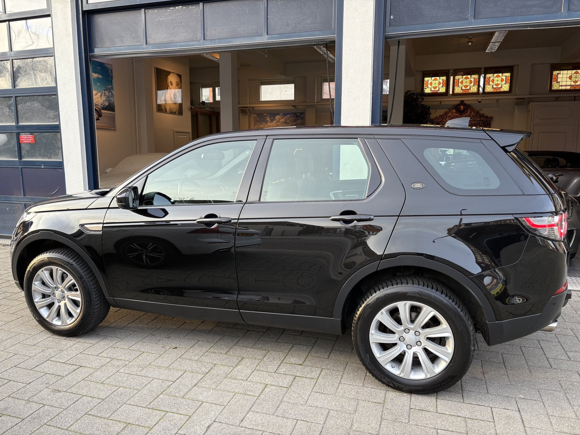 Land Rover Discovery Sport 2.0 TD4 Urban Series SE PANO/LEDE, Auto's, Automaat, Dealer onderhouden, Gebruikt, 4 cilinders