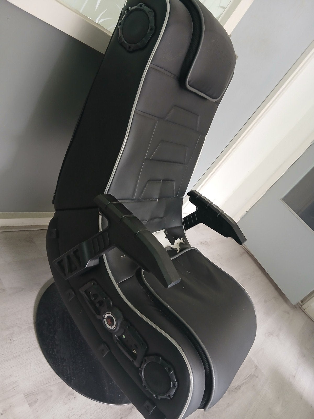 Gaming Stoel met Geluidssysteem - Gebruikt, Ophalen, Gebruikt