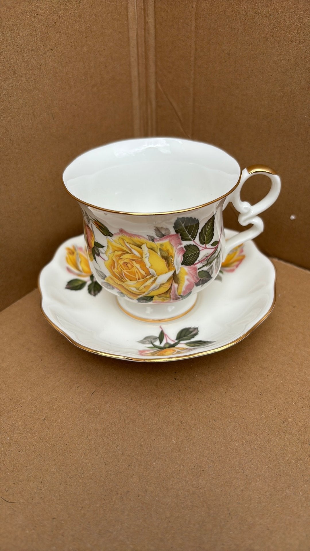 Royal ascot fine bone china engels theekopje, Ophalen of Verzenden, Gebruikt, Porselein, Kop en/of schotel