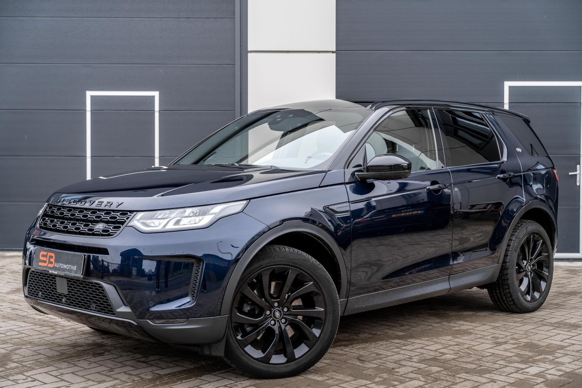 Land Rover Discovery Sport P300e 1.5 R-Dynamic HSE PANO VOL!, Auto's, 309 pk, 1497 cc, Zwart, Blauw