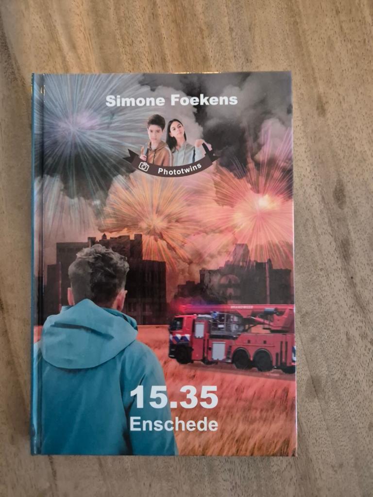 15.35 Enschede - Simone Foekens (Phototwins), Ophalen of Verzenden