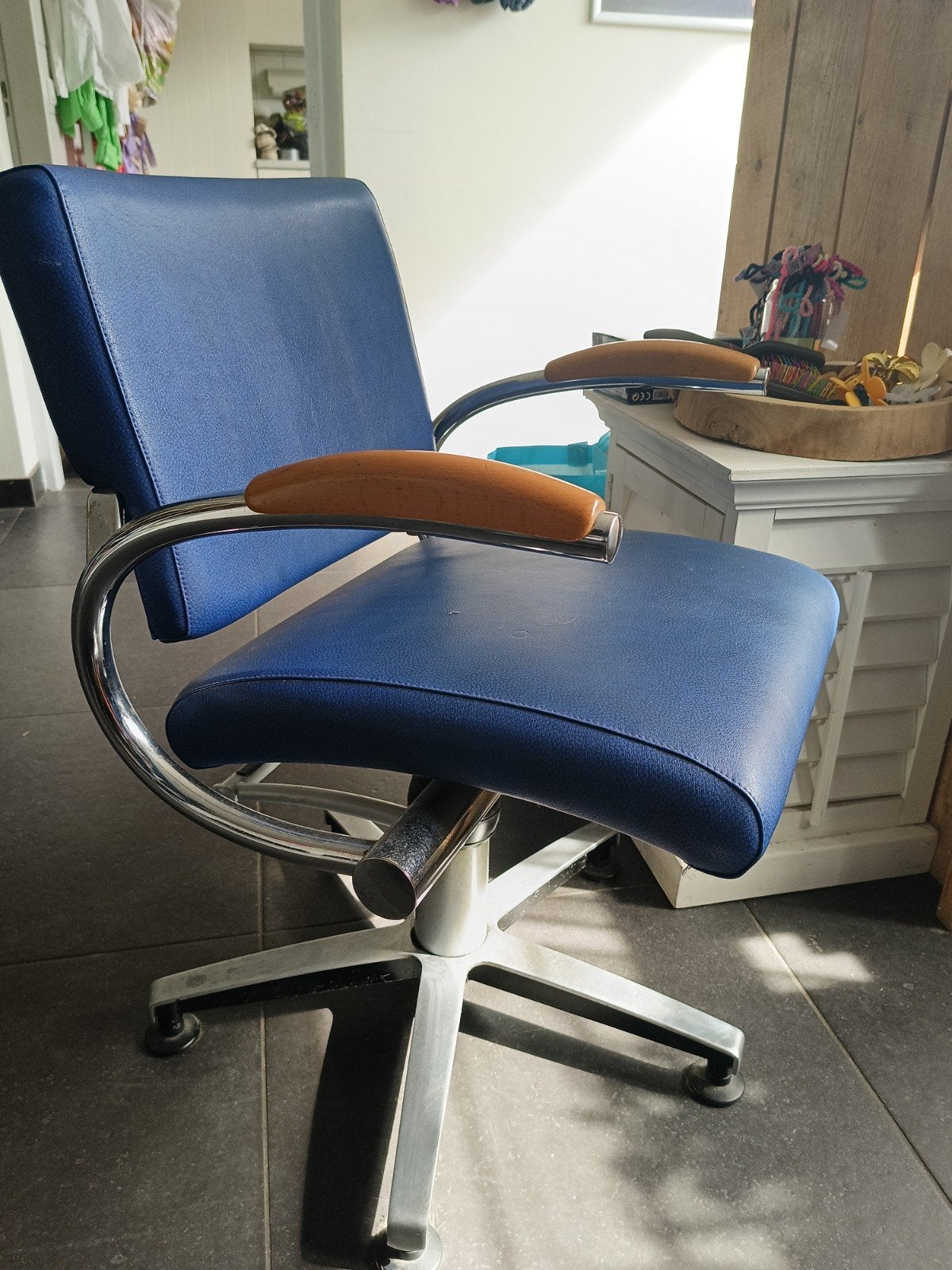 Welonda Wella kappersstoel - Blauw leer, Vintage, Kappersstoel, Gebruikt, Blauw, Ophalen of Verzenden