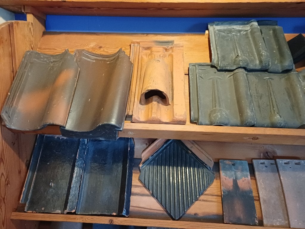 Antieke dakpannen en zeer oude bakstenen, Ophalen, Gebruikt, Minder dan 5 m², Dakpannen
