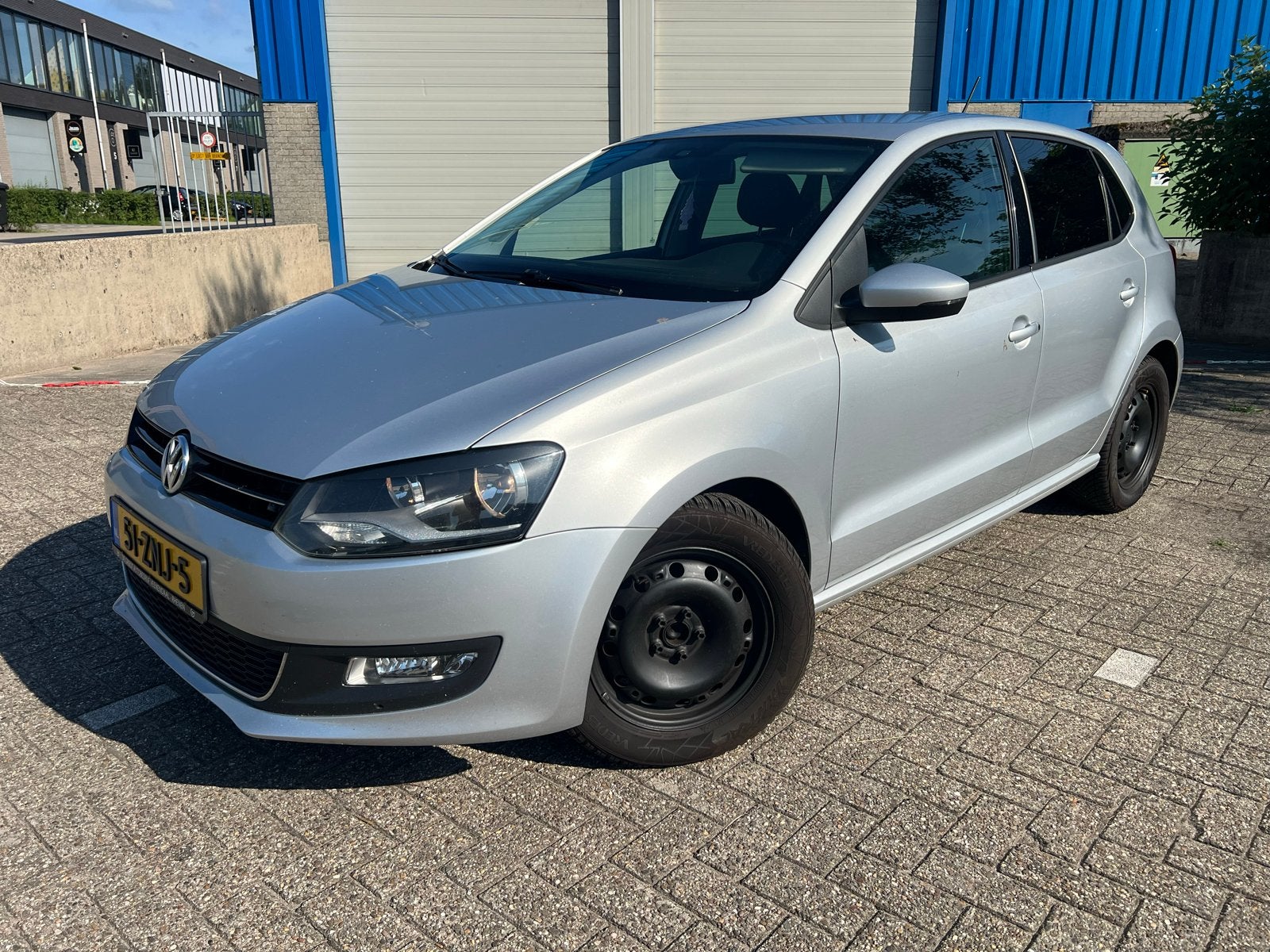 Volkswagen Polo 1.2 TSI 66KW 2013 Grijs, Auto's, Voorwielaandrijving, 40 €/maand, 4 cilinders, Origineel Nederlands